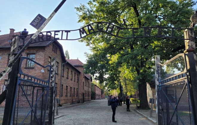 Zwiedzanie miejsca pamięci Auschwitz-Birkenau